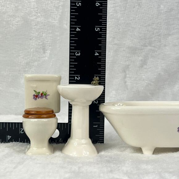 Miniature Porcelain Dollhouse Bathroom Set Sink Toilet Tub Floral 1:12 Scale - Picture 13 of 13